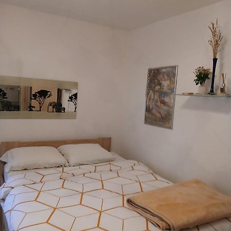 Studio-Apartman Dejan บาการ์ ภายนอก รูปภาพ