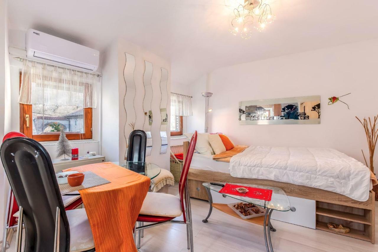 Studio-Apartman Dejan บาการ์ ภายนอก รูปภาพ